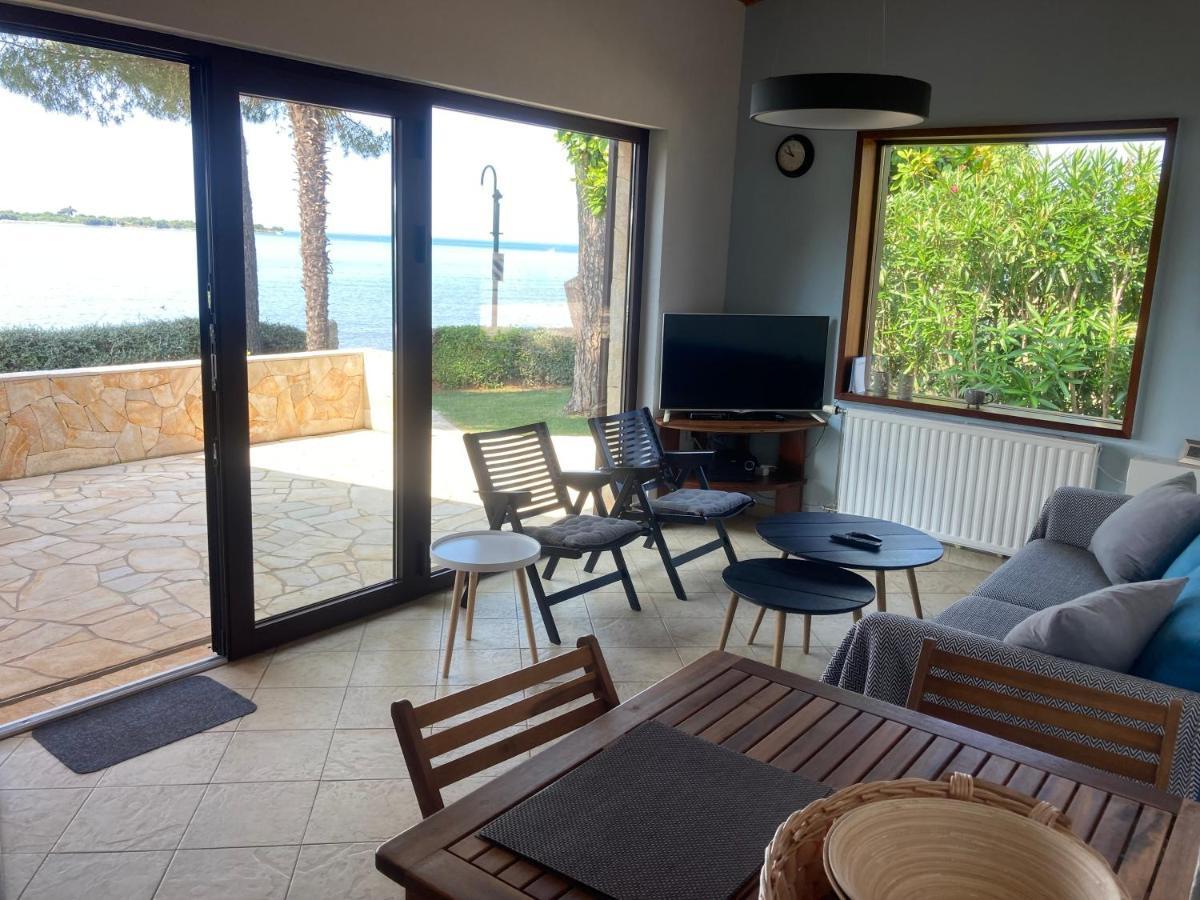 Karigador Beach House Exterior photo