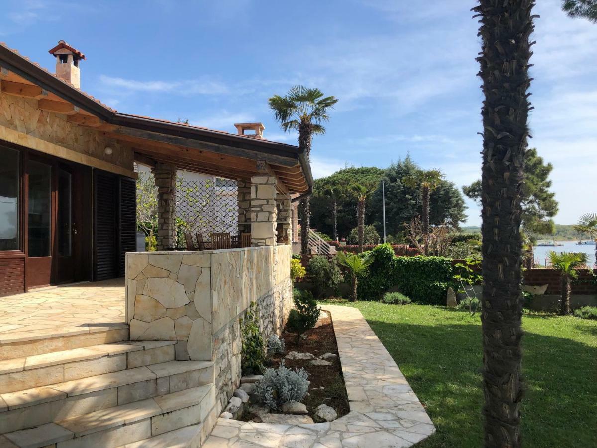 Karigador Beach House Exterior photo